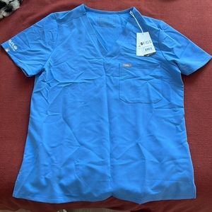 Figs scrub top